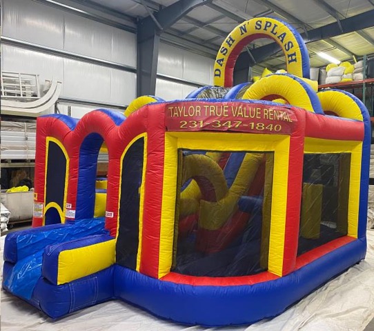 Dash N' Splash combo bounce house with arches, obstacles, and slide